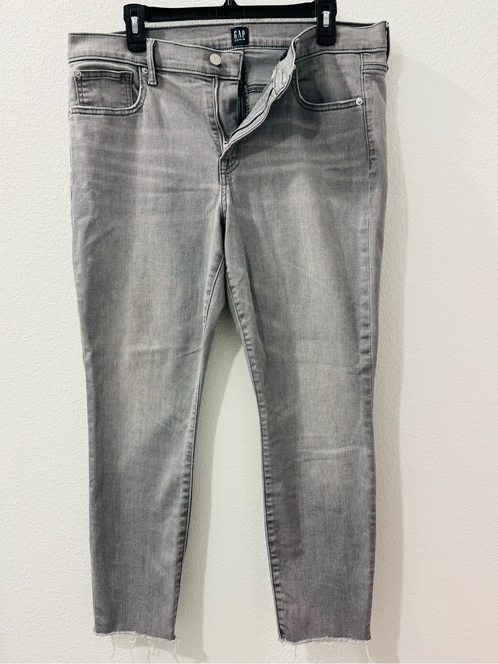 GAP Women's Light Gray Cropped Skinny Jeans length 36